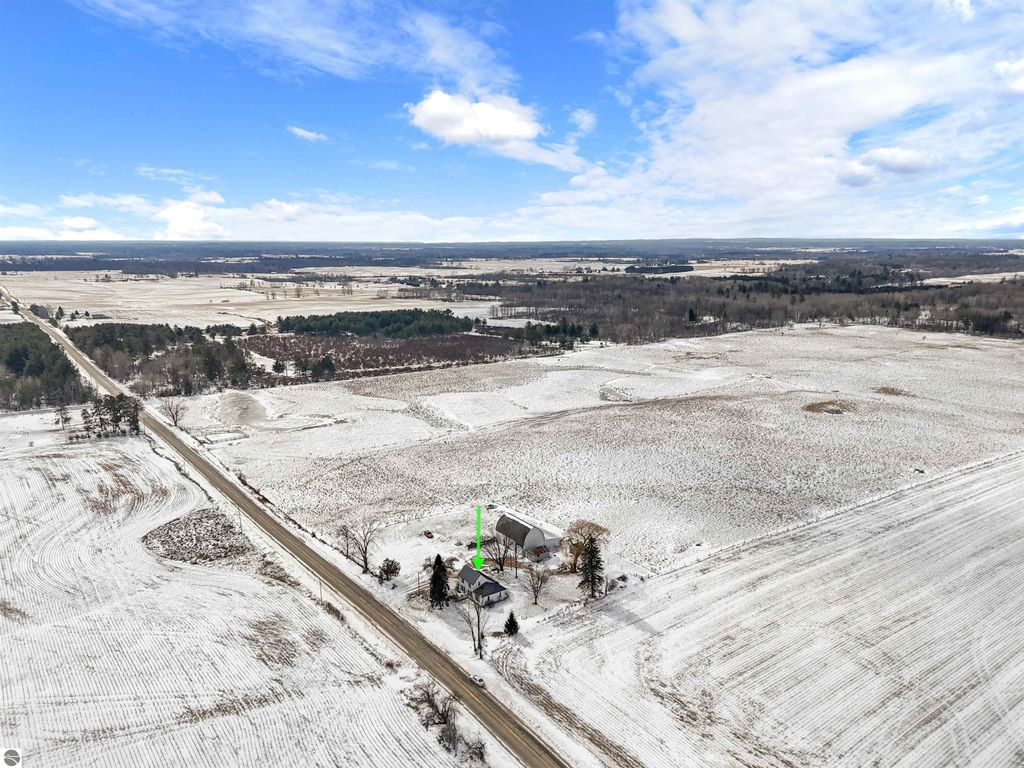 Image 50 of property listing at 21239 5th Avenue, Marion, MI 49665