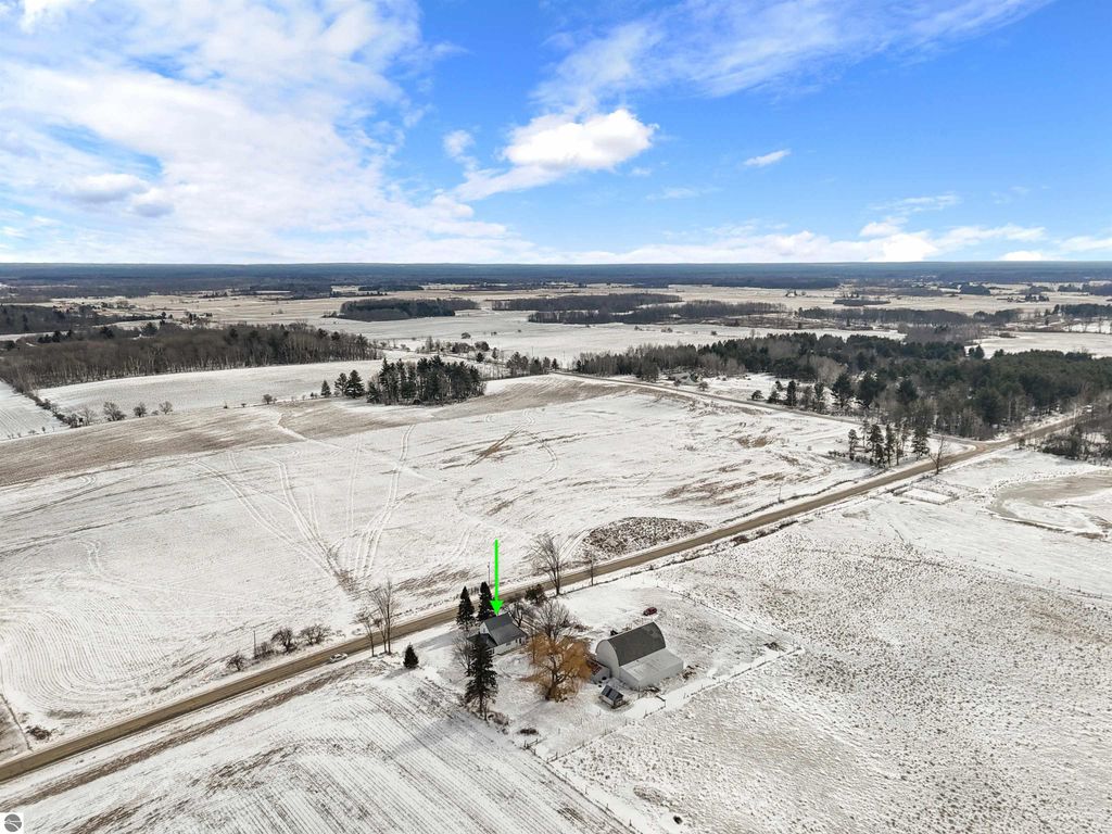 Image 51 of property listing at 21239 5th Avenue, Marion, MI 49665