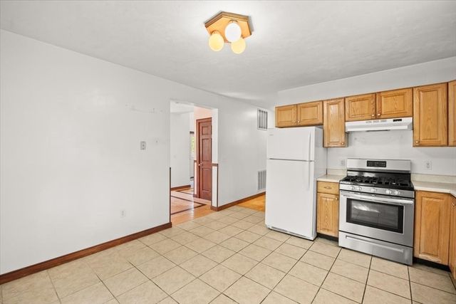 30 Seabreeze Dr, Bourne, MA 02532
