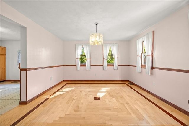 30 Seabreeze Dr, Bourne, MA 02532