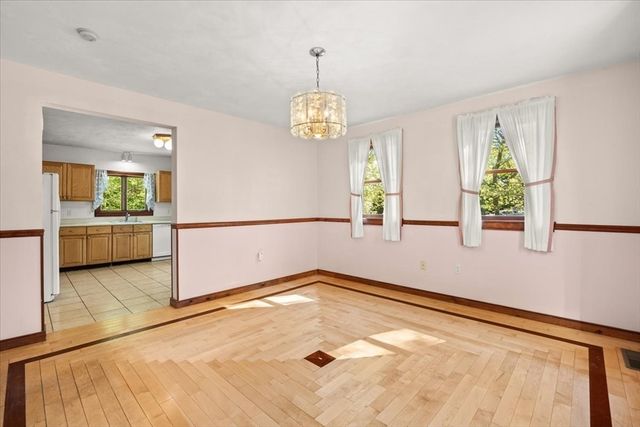 30 Seabreeze Dr, Bourne, MA 02532