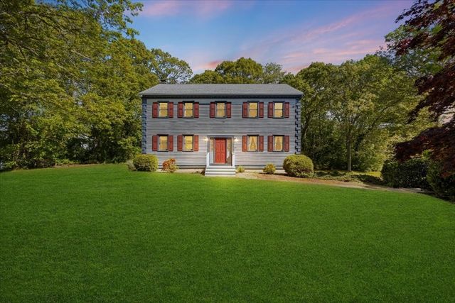 30 Seabreeze Dr, Bourne, MA 02532