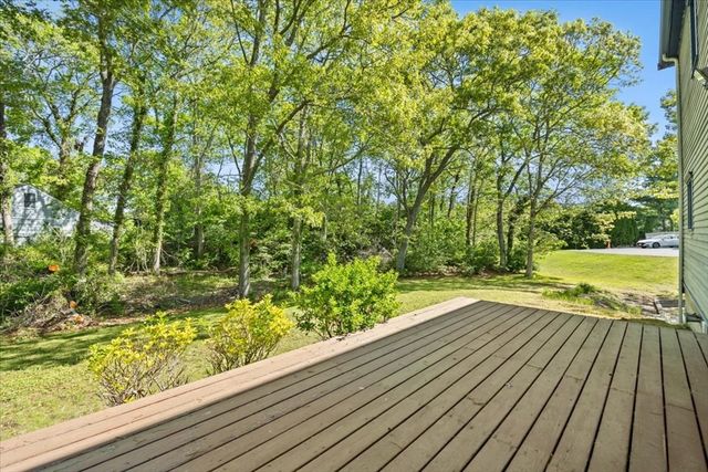 30 Seabreeze Dr, Bourne, MA 02532