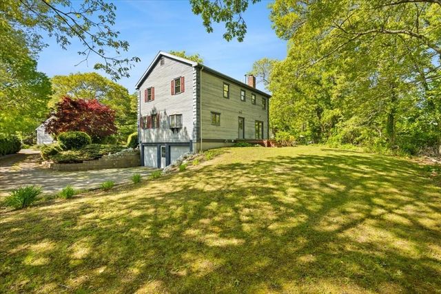 30 Seabreeze Dr, Bourne, MA 02532