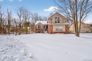 2700 Court Lane, Howell, MI 48843