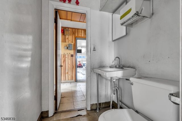 1212 Route31, Clinton Twp., NJ 08833