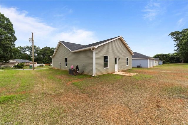 3121 Chapel Street, Walkertown, NC 27051
