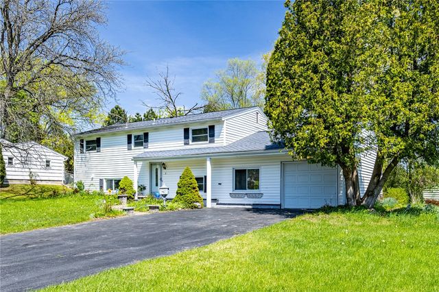 9 Amesbury Road, Henrietta, NY 14623