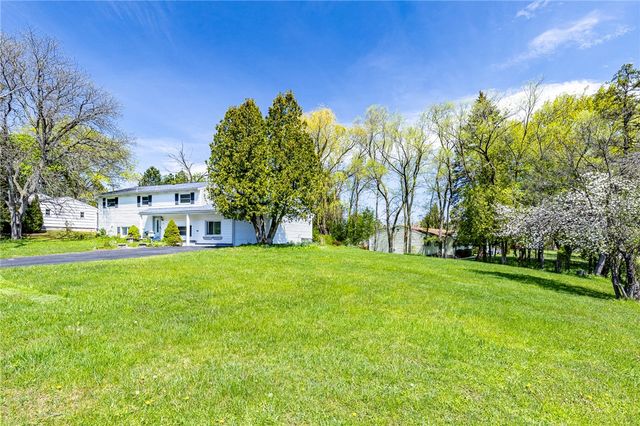 9 Amesbury Road, Henrietta, NY 14623