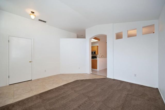 8724 Redwood Grove Way, Elk Grove, CA 95624