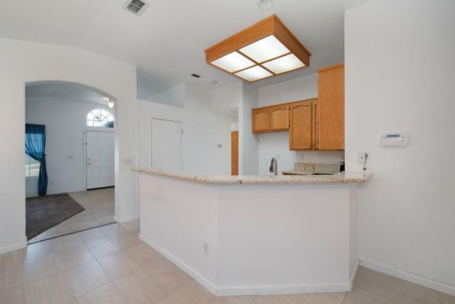 8724 Redwood Grove Way, Elk Grove, CA 95624