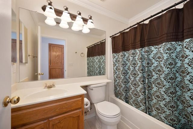 8724 Redwood Grove Way, Elk Grove, CA 95624