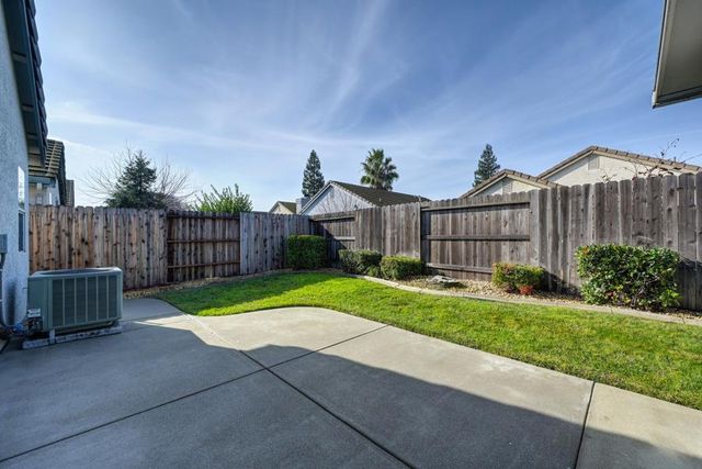 8724 Redwood Grove Way, Elk Grove, CA 95624