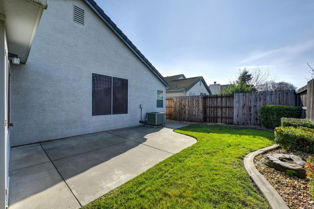 8724 Redwood Grove Way, Elk Grove, CA 95624