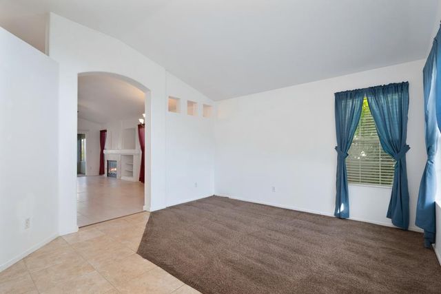 8724 Redwood Grove Way, Elk Grove, CA 95624