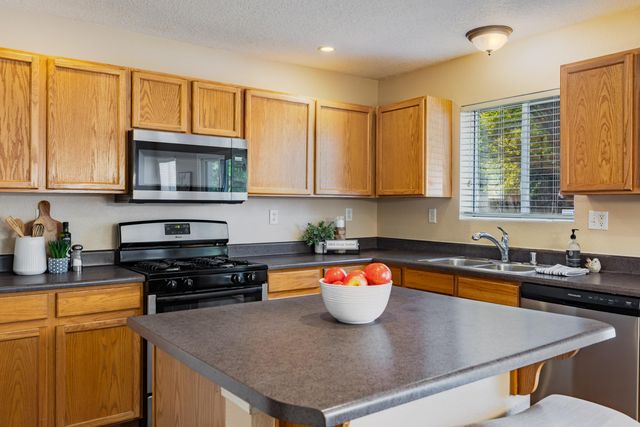 7401 Quartzite Avenue NW, Albuquerque, NM 87114