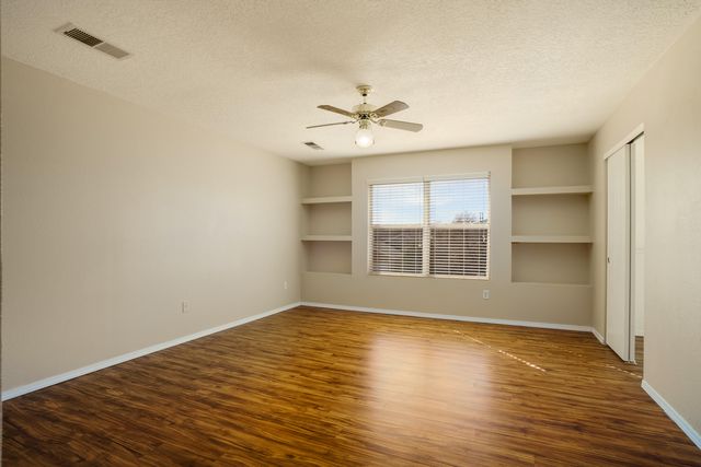 7401 Quartzite Avenue NW, Albuquerque, NM 87114