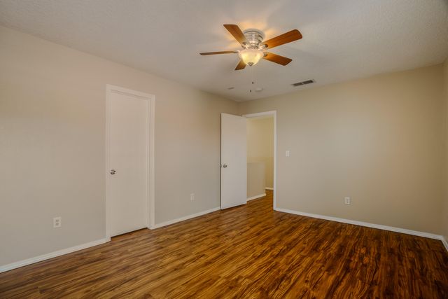 7401 Quartzite Avenue NW, Albuquerque, NM 87114
