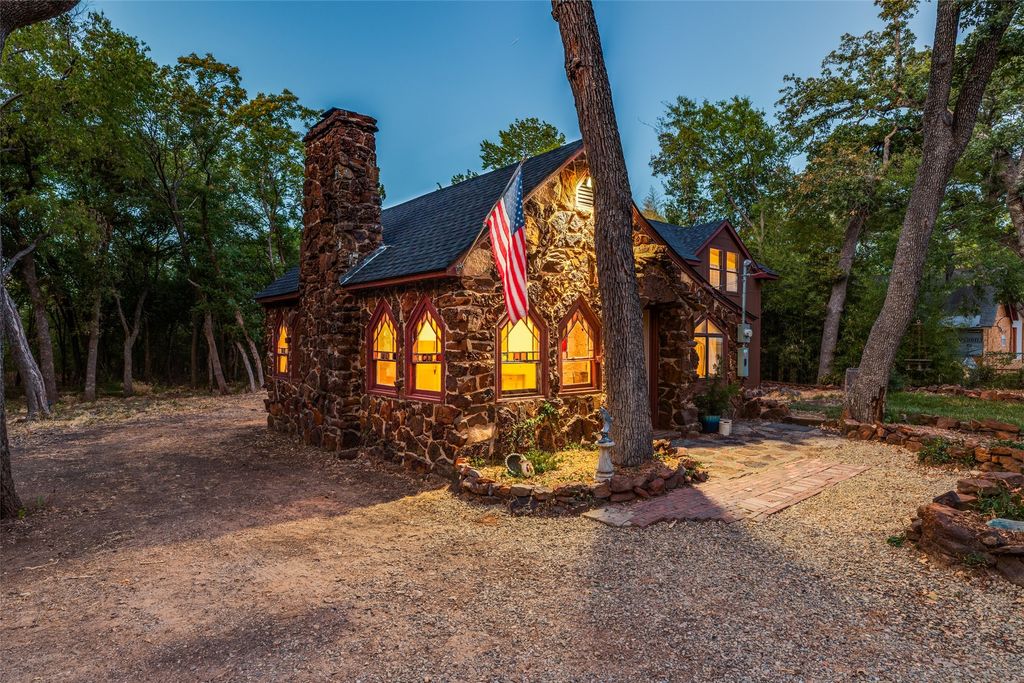 201 E 9th Street, Shady Shores, TX 76208 — exterior