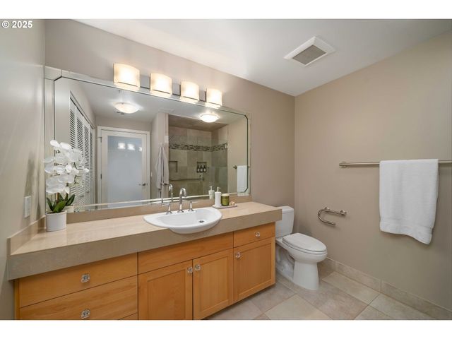 820 Nw 12TH Ave 110, Portland, OR 97209