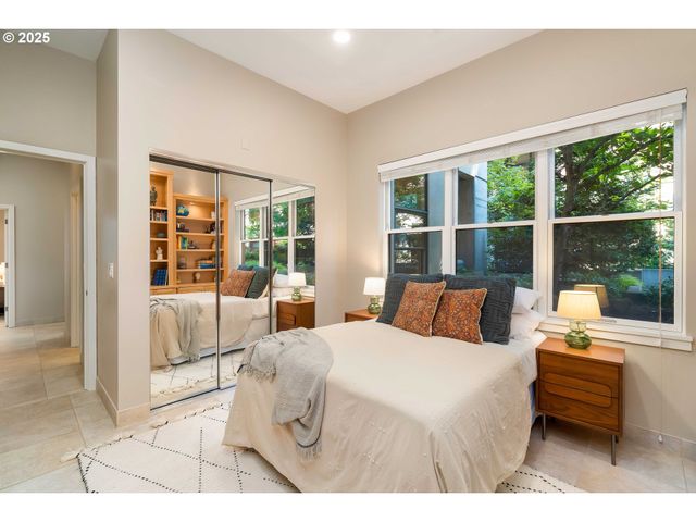 820 Nw 12TH Ave 110, Portland, OR 97209