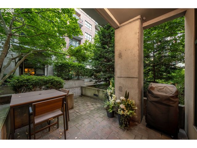 820 Nw 12TH Ave 110, Portland, OR 97209