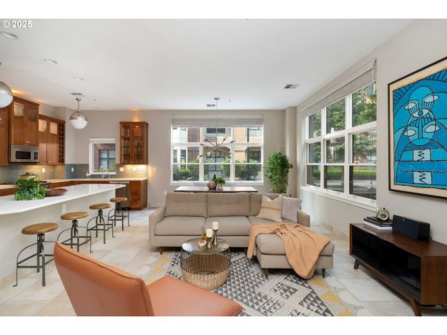 820 Nw 12TH Ave 110, Portland, OR 97209