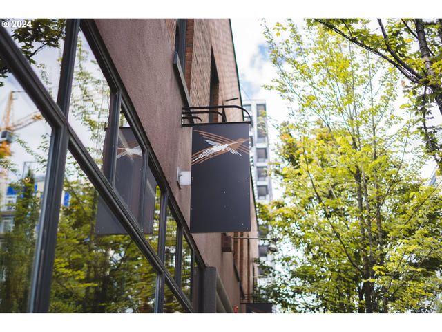 820 Nw 12TH Ave 110, Portland, OR 97209