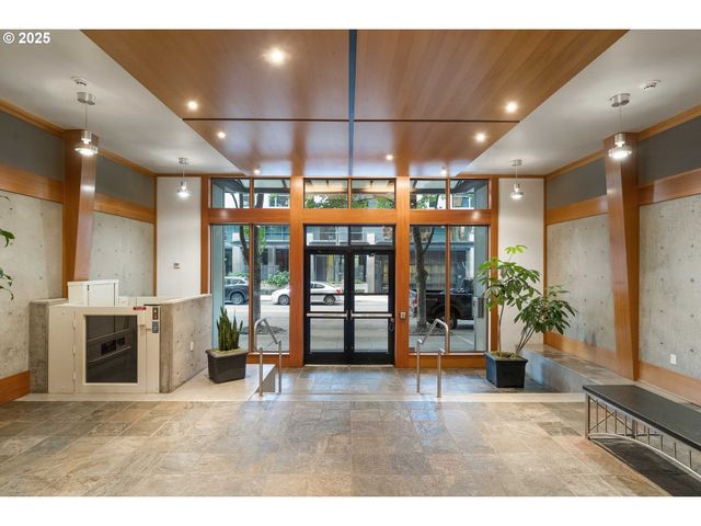 820 Nw 12TH Ave 110, Portland, OR 97209
