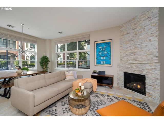 820 Nw 12TH Ave 110, Portland, OR 97209