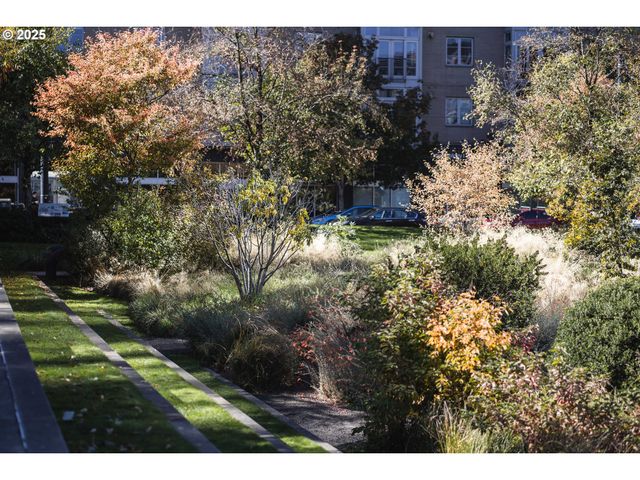 820 Nw 12TH Ave 110, Portland, OR 97209