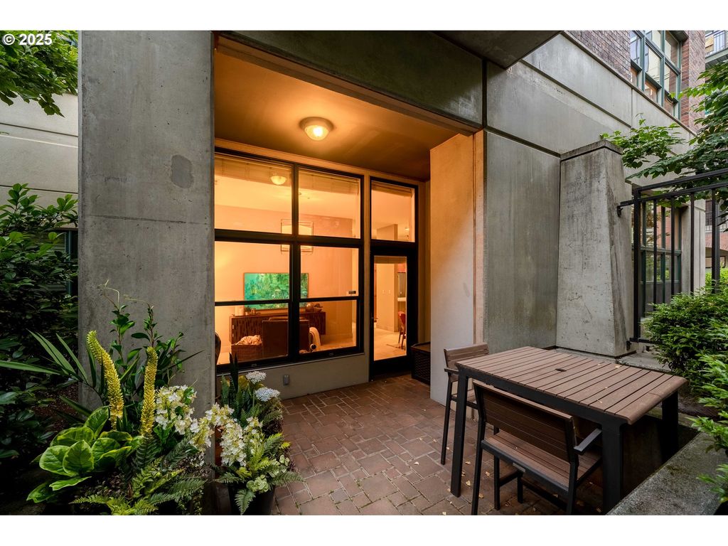 820 Nw 12TH Ave 110, Portland, OR 97209