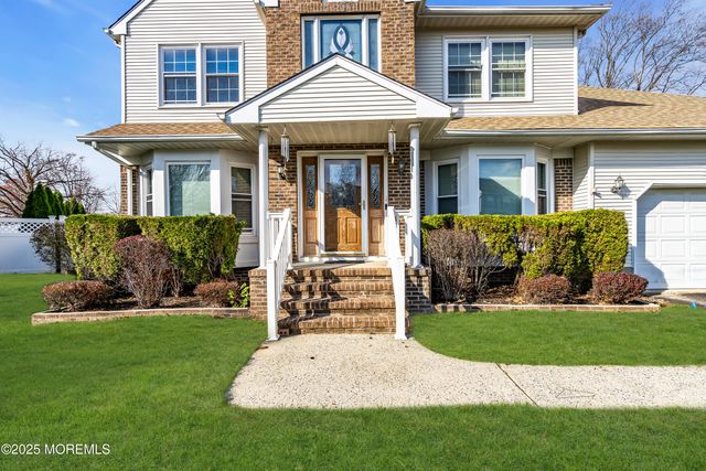 36 Reid Way, Freehold, NJ 07728