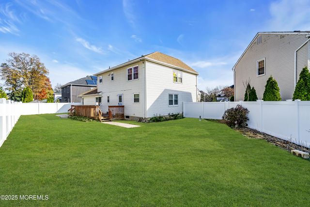 36 Reid Way, Freehold, NJ 07728