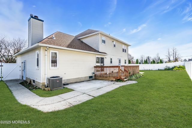 36 Reid Way, Freehold, NJ 07728