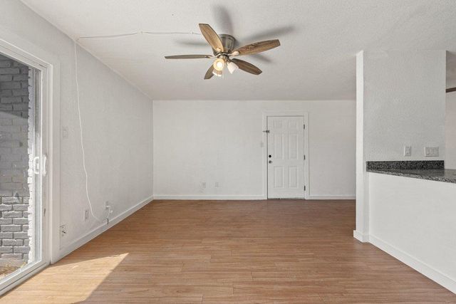 300 E Croslin ST 106, Austin, TX 78752