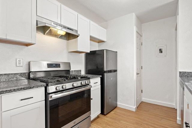 300 E Croslin ST 106, Austin, TX 78752