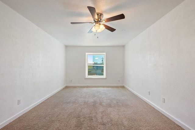 300 E Croslin ST 106, Austin, TX 78752