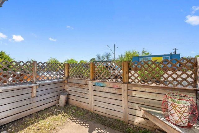 300 E Croslin ST 106, Austin, TX 78752