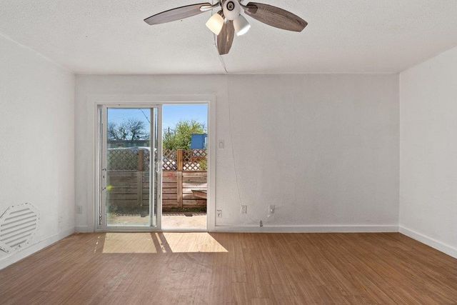 300 E Croslin ST 106, Austin, TX 78752