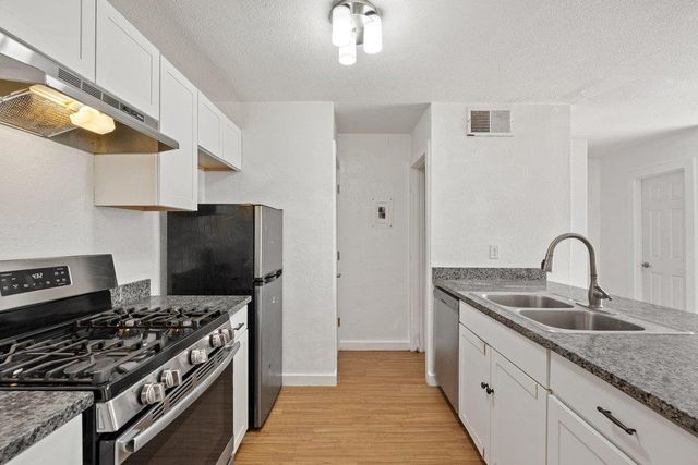 300 E Croslin ST 106, Austin, TX 78752