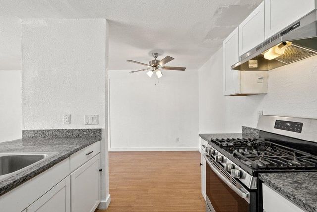 300 E Croslin ST 106, Austin, TX 78752