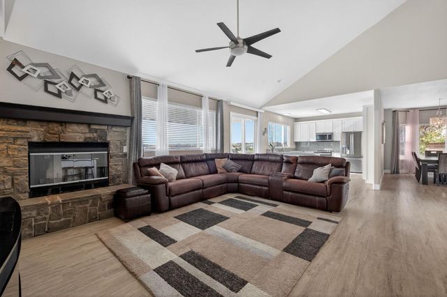 504 Del Monte Ct, El Dorado Hills, CA 95762