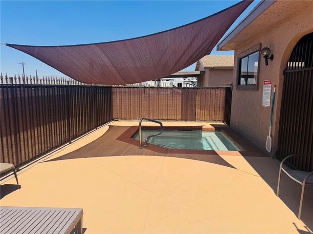 1545 E El Rodeo Road 60, Fort Mohave, AZ 86426