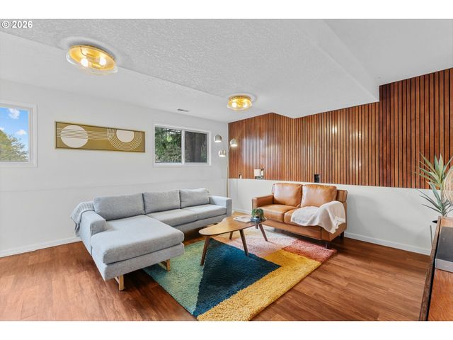 990 Sw 191ST Ct, Beaverton, OR 97003