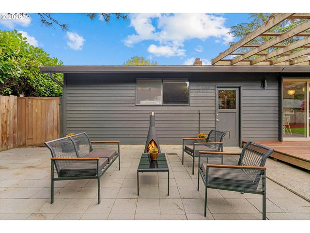 990 Sw 191ST Ct, Beaverton, OR 97003