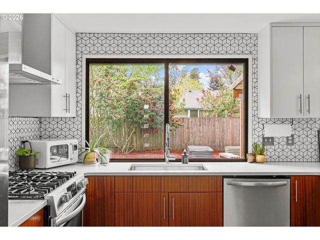 990 Sw 191ST Ct, Beaverton, OR 97003