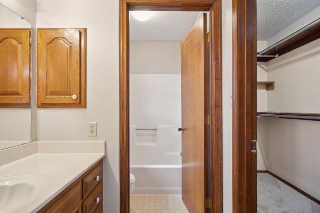 1228 W Maplewood Street, Springfield, MO 65807