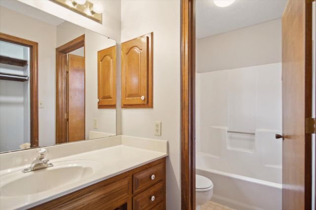 1228 W Maplewood Street, Springfield, MO 65807