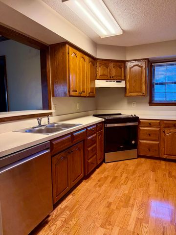 1228 W Maplewood Street, Springfield, MO 65807